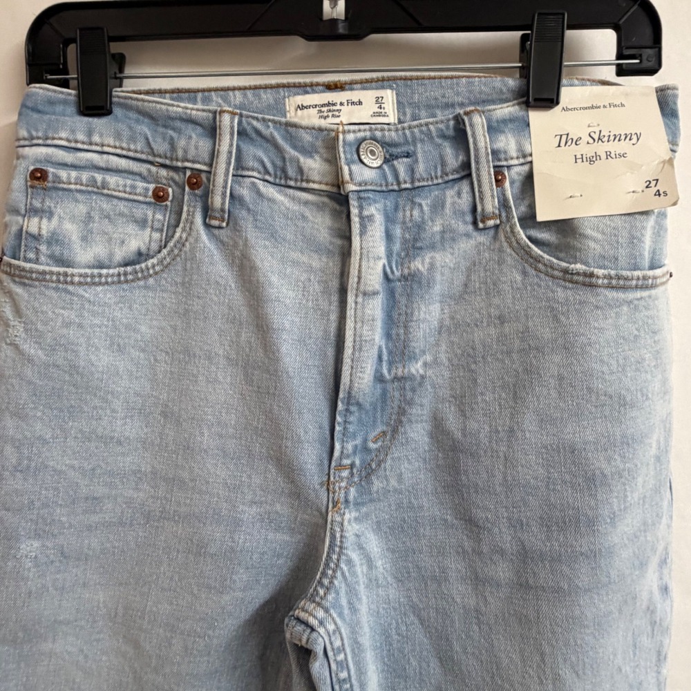 Abercrombie Fitch Skinny High Rise Light Wash Ripped Jeans Womens 27 Raw Hem